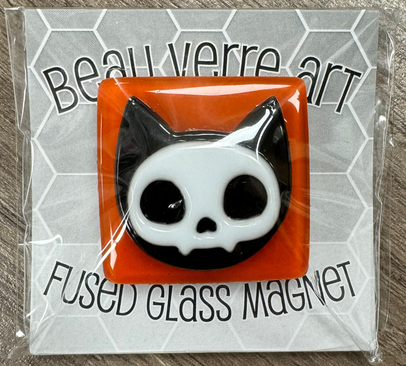 BVNMS-06 Halloween Cat Skull on Orange Fused Glass Needleminder