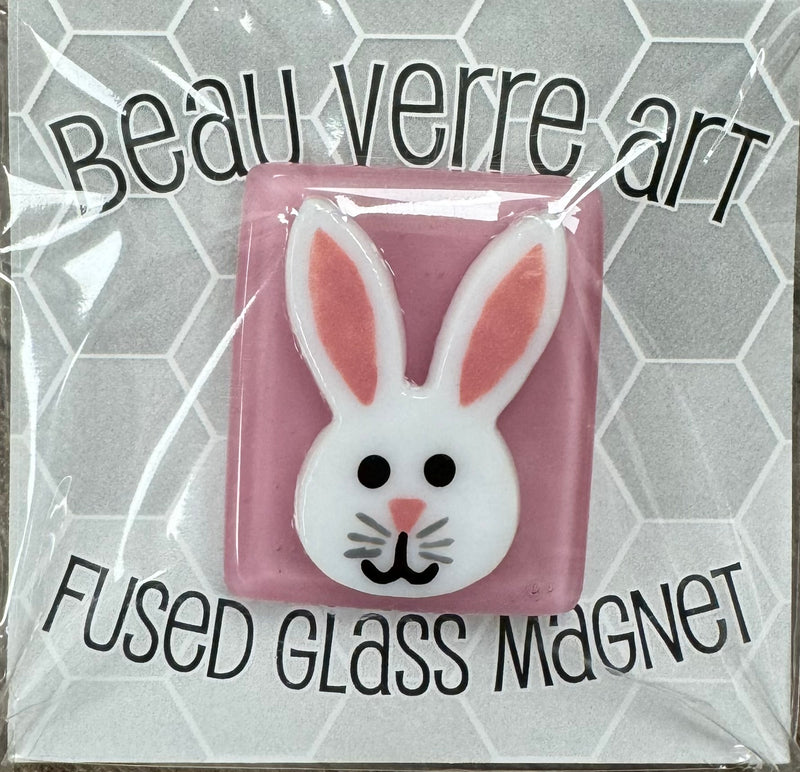 BVNMS-05 White Bunny Face on Pink Fused Glass Needleminder